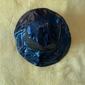 Bucket hat shiny black